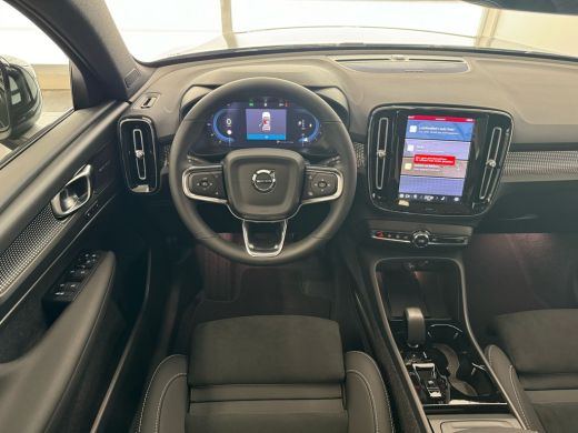 Volvo  XC40 B4 Plus Dark | Achteruitrijcamera | Apple Carplay/Android Auto | Premium audio | Cruise control a... ActivLease financial lease