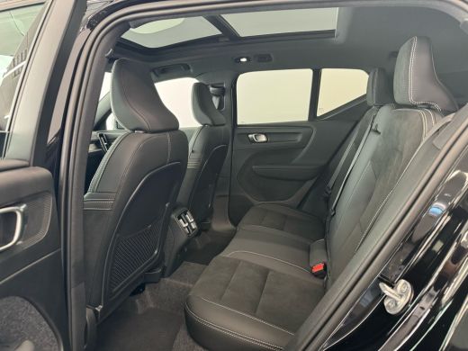 Volvo  XC40 B4 Plus Dark | Achteruitrijcamera | Apple Carplay/Android Auto | Premium audio | Cruise control a... ActivLease financial lease