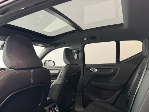 Volvo  XC40 B4 Plus Dark | Achteruitrijcamera | Apple Carplay/Android Auto | Premium audio | Cruise control a... ActivLease financial lease