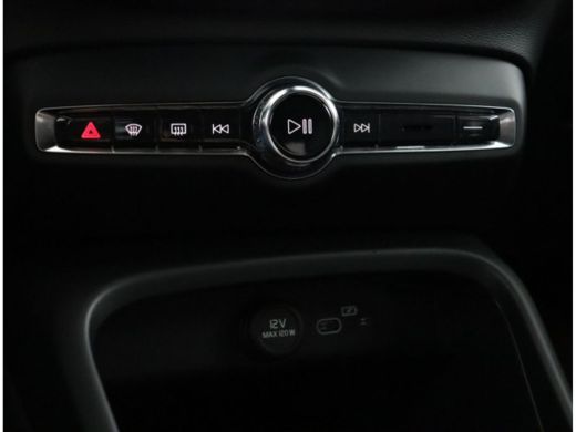 Volvo  XC40 Recharge Core 70 kWh | 70Kwh | Warmtepomp | Stoelverwarming | Getint Glas | All Season Banden ActivLease financial lease