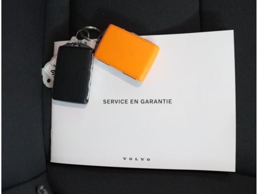 Volvo  XC40 Recharge Core 70 kWh | 70Kwh | Warmtepomp | Stoelverwarming | Getint Glas | All Season Banden ActivLease financial lease