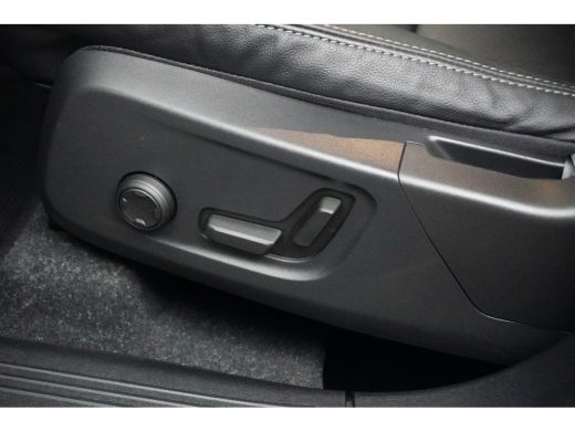 Volvo  XC40 T5 Recharge Plus Dark | Adaptive Cruise | Harman/Kardon | Stuur/Stoelverwarming | Leder | Camera ... ActivLease financial lease