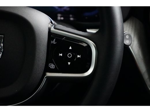 Volvo  XC60 Volvo 2.0 T6 Plug-in Hybrid AWD Plus Dark | Achterbank verwarmd | Cruise control adaptief met Sto... ActivLease financial lease