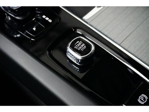 Volvo  XC60 Volvo 2.0 T6 Plug-in Hybrid AWD Plus Dark | Achterbank verwarmd | Cruise control adaptief met Sto... ActivLease financial lease