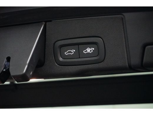 Volvo  XC60 Volvo 2.0 T6 Plug-in Hybrid AWD Plus Dark | Achterbank verwarmd | Cruise control adaptief met Sto... ActivLease financial lease