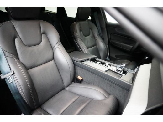 Volvo  XC60 Volvo 2.0 T6 Plug-in Hybrid AWD Plus Dark | Achterbank verwarmd | Cruise control adaptief met Sto... ActivLease financial lease