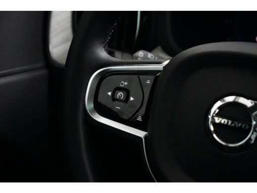 Volvo  XC60 Volvo 2.0 T6 Plug-in Hybrid AWD Plus Dark | Achterbank verwarmd | Cruise control adaptief met Sto... ActivLease financial lease