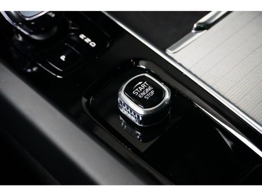 Volvo  XC60 T6 AWD Plus Dark | Adaptive Cruise | Panoramadak | Sportstoelen | Donkere hemel | 360 Camera | Ha... ActivLease financial lease
