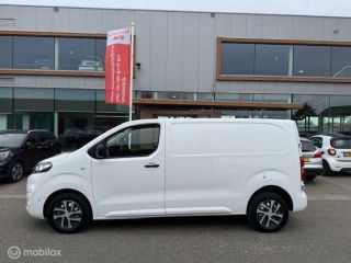 Citroën Jumpy 2.0 BlueHDI 120 M Driver Euro6 123 pk 2.500kg trekgewicht , Navigatie , Camera achter , Dodehoekd... Citroën Jumpy 2.0 BlueHDI 120 M Driver Euro6 123 pk 2.500kg trekgewicht , Navigatie , Camera achter , Dodehoekd...