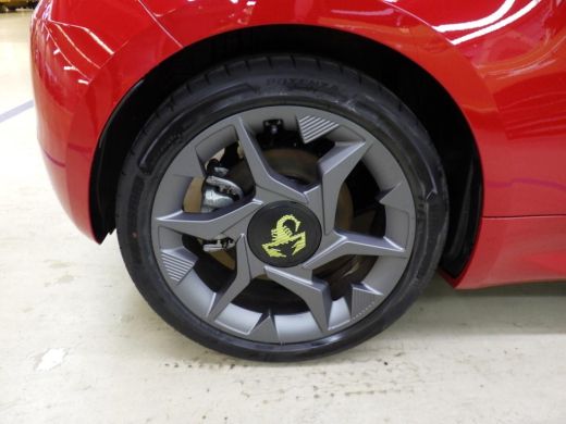Abarth 500 Abarth e 42kWh 3 Fase Incl. BTW | Navigatie | Sportstoelen | Full-LED | 17"LMV | !! ActivLease financial lease