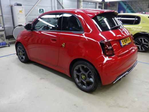 Abarth 500 Abarth e 42kWh 3 Fase Incl. BTW | Navigatie | Sportstoelen | Full-LED | 17"LMV | !! ActivLease financial lease