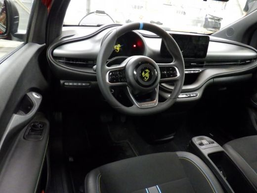 Abarth 500 Abarth e 42kWh 3 Fase Incl. BTW | Navigatie | Sportstoelen | Full-LED | 17"LMV | !! ActivLease financial lease