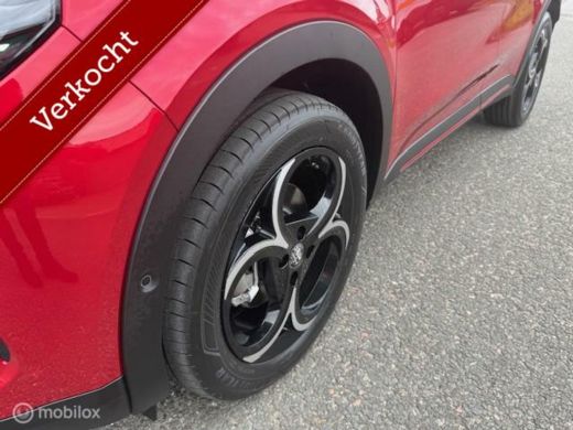 Alfa Romeo Junior 1.2 Turbo Hybrid Ibrida Speciale Automaat . 136 pk , Techno Pack , Brera Red Metaallic & Zwart Da... ActivLease financial lease