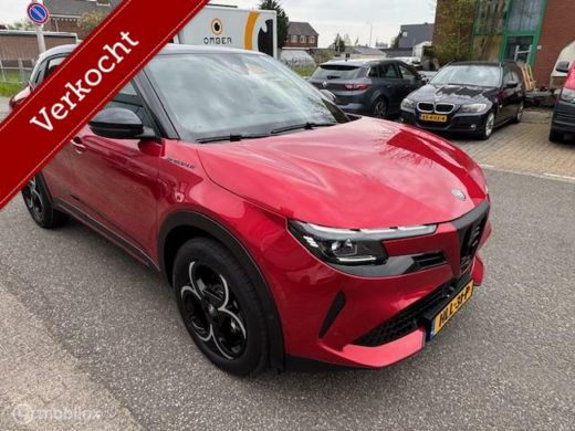 Alfa Romeo Junior 1.2 Turbo Hybrid Ibrida Speciale Automaat . 136 pk , Techno Pack , Brera Red Metaallic & Zwart Da... ActivLease financial lease
