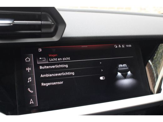 Audi A3 Sportback 40 TFSI e Adv.Ed. PANO | StoelVW | HUD    Onder andere voorzien van: Panorama dak, lane... ActivLease financial lease