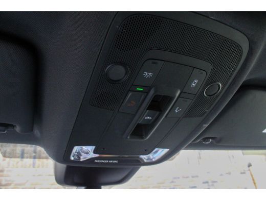 Audi A3 Sportback 40 TFSI e Adv.Ed. PANO | StoelVW | HUD    Onder andere voorzien van: Panorama dak, lane... ActivLease financial lease