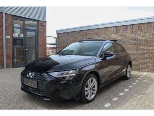 Audi A3 Sportback 40 TFSI e Adv.Ed. PANO | StoelVW | HUD    Onder andere voorzien van: Panorama dak, lane... ActivLease financial lease