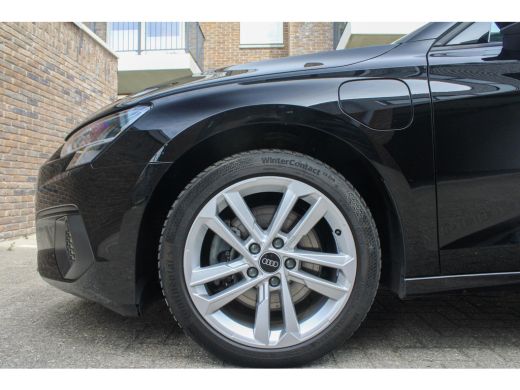 Audi A3 Sportback 40 TFSI e Adv.Ed. PANO | StoelVW | HUD    Onder andere voorzien van: Panorama dak, lane... ActivLease financial lease