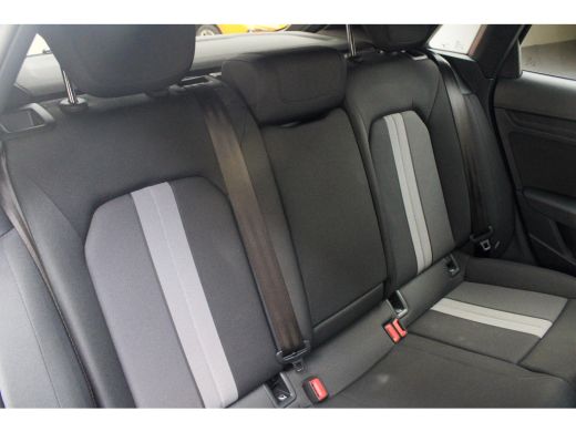 Audi A3 Sportback 40 TFSI e Adv.Ed. PANO | StoelVW | HUD    Onder andere voorzien van: Panorama dak, lane... ActivLease financial lease