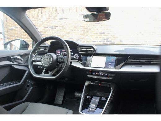Audi A3 Sportback 40 TFSI e Adv.Ed. PANO | StoelVW | HUD    Onder andere voorzien van: Panorama dak, lane... ActivLease financial lease