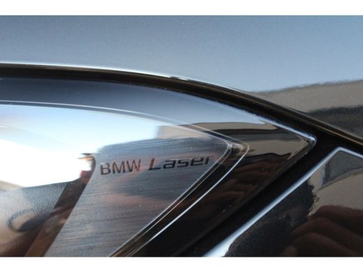 BMW 3 Serie Touring 330E XDRIVE TOURING | Pano | Camera |HUD onder andere voorzien van Panorama dak, ACC, Ach... ActivLease financial lease