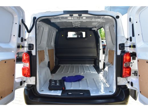 Citroën Jumpy Citroen 2.0 BlueHDI 145 L2 | Navigatie By App | Trekhaak | Cruise Control | Draadloos Apple Carpl... ActivLease financial lease