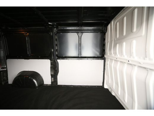Fiat Ducato 2.3 MultiJet L2H1 Airco Cruise Camera Navigatie PDC 3 Persoons 15"LMV Elektrpakket Trekhaak ActivLease financial lease