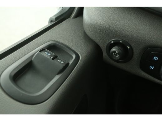 Ford Transit 2.0 TDCI L3H2 130PK Airco Camera Cruise PDC 3 Persoons LED Elektrpakket Trekhaak ActivLease financial lease