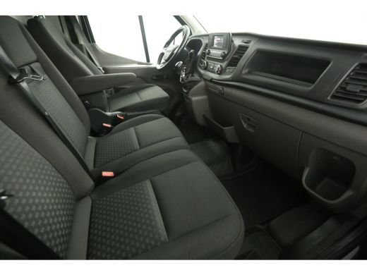 Ford Transit 2.0 TDCI L3H2 130PK Airco Camera Cruise PDC 3 Persoons LED Elektrpakket Trekhaak ActivLease financial lease