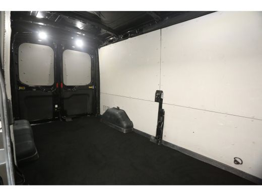 Ford Transit 2.0 TDCI L3H2 130PK Airco Camera Cruise PDC 3 Persoons LED Elektrpakket Trekhaak ActivLease financial lease