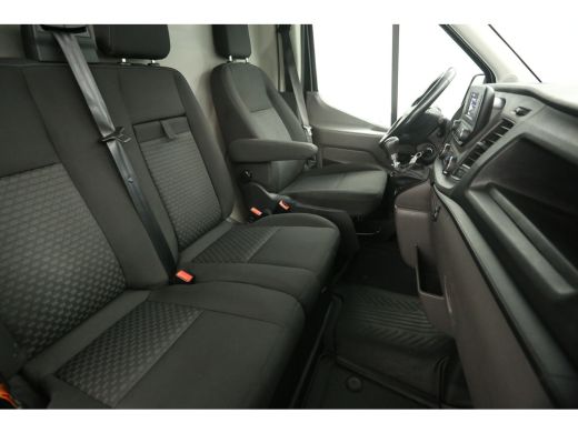 Ford Transit 2.0 TDCI L3H2 130PK Airco Camera Cruise PDC 3 Persoons LED Elektrpakket Trekhaak ActivLease financial lease