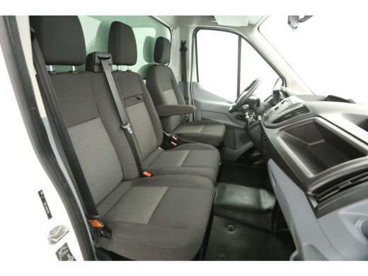Ford Transit 350 2.0 TDCI Dubbellucht Bakwagen Laadklep Laadbak Airco 3 Persoons Elektrpakket ActivLease financial lease