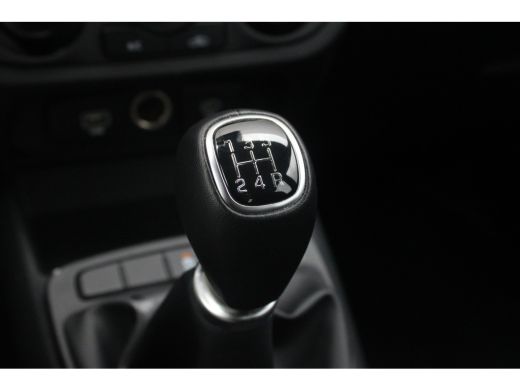 Hyundai i10 1.0 Comfort | LED Dagrijverlichting | DAB-audio | Airconditioning | CarPlay/Android Auto | Bluetooth ActivLease financial lease
