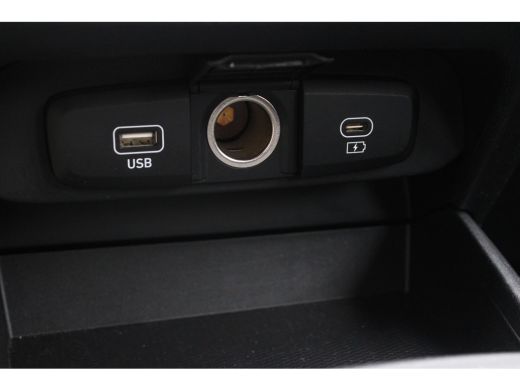 Hyundai i10 1.0 Comfort | LED Dagrijverlichting | DAB-audio | Airconditioning | CarPlay/Android Auto | Bluetooth ActivLease financial lease
