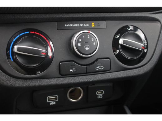 Hyundai i10 1.0 Comfort | LED Dagrijverlichting | DAB-audio | Airconditioning | CarPlay/Android Auto | Bluetooth ActivLease financial lease