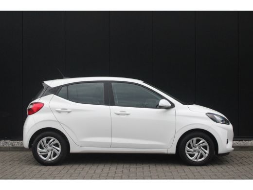 Hyundai i10 1.0 Comfort | LED Dagrijverlichting | DAB-audio | Airconditioning | CarPlay/Android Auto | Bluetooth ActivLease financial lease
