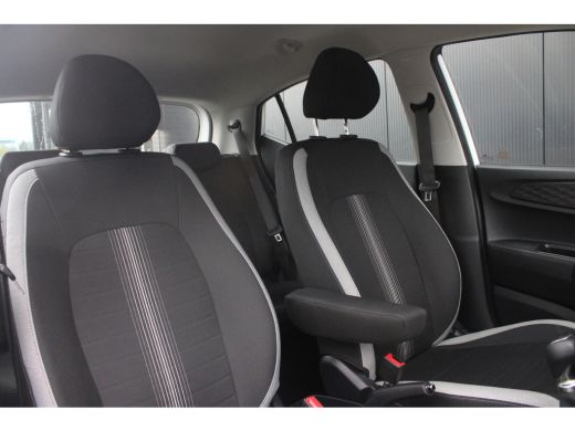 Hyundai i10 1.0 Comfort | LED Dagrijverlichting | DAB-audio | Airconditioning | CarPlay/Android Auto | Bluetooth ActivLease financial lease