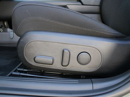 Hyundai IONIQ 6 Hyundai Connect 77.4 kWh | Elektrisch verstelbare bestuurdersstoel | Warmtepomp ActivLease financial lease