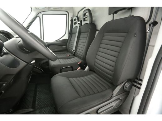 Iveco Daily 35C16H 2.3 410 157PK Dubbellucht Laadklep Bakwagen Laadbak Airco 3 Persoons Elektrpakket ActivLease financial lease