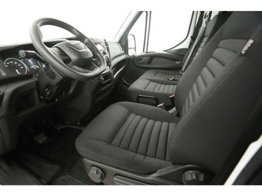 Iveco Daily 35C16H 2.3 410 157PK Dubbellucht Laadklep Bakwagen Laadbak Airco 3 Persoons Elektrpakket ActivLease financial lease