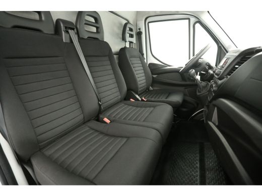 Iveco Daily 35C16H 2.3 410 157PK Dubbellucht Laadklep Bakwagen Laadbak Airco 3 Persoons Elektrpakket ActivLease financial lease