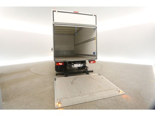 Iveco Daily 35C16H 2.3 410 157PK Dubbellucht Laadklep Bakwagen Laadbak Airco 3 Persoons Elektrpakket ActivLease financial lease