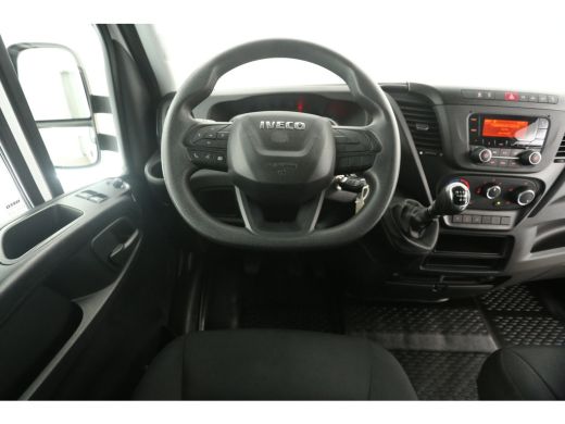 Iveco Daily 35C16H 2.3 410 157PK Dubbellucht Laadklep Bakwagen Laadbak Airco 3 Persoons Elektrpakket ActivLease financial lease