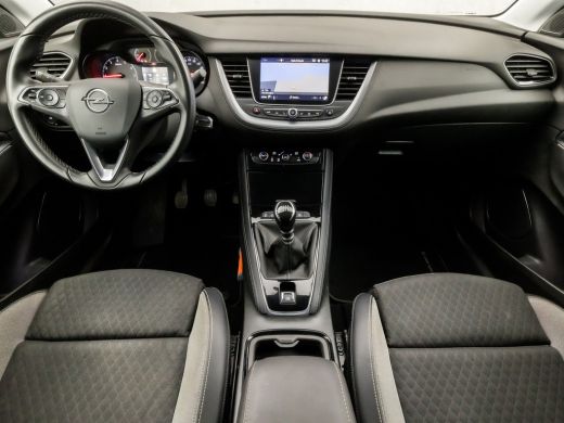 Opel Grandland X 1.2 Turbo Sport (APPLE CARPLAY, GROOT NAVI, CAMERA, LEDER, GETINT GLAS, SPORTSTOELEN, PARKEERSE... ActivLease financial lease