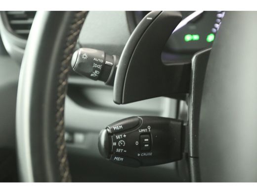 Opel Vivaro 2.0 CDTI L3H1 177PK Automaat 360Camera Airco LED Cruise Carplay Navi PDC 3 Persoons 17"LMV ActivLease financial lease