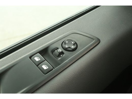 Opel Vivaro 2.0 CDTI L3H1 177PK Automaat 360Camera Airco LED Cruise Carplay Navi PDC 3 Persoons 17"LMV ActivLease financial lease