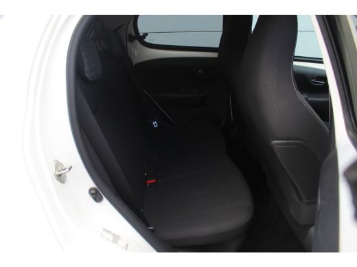 Peugeot 108 1.0 e-VTi Allure | Camera | Climate C. | 15" LMV | CarPlay | Privacy Glass | | Camera | Climate C... ActivLease financial lease