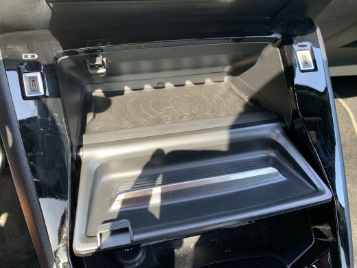 Peugeot 208 Hybrid 100 e-DCS6 GT | Achterbank in delen neerklapbaar | Achteruitrijcamera | Afwijkende dakkleur ActivLease financial lease