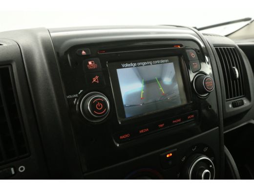 Peugeot Boxer 330 2.0 BlueHDI L2H2 Airco Camera Cruise 3 Persoons Ladder Parkeersensoren Trekhaak ActivLease financial lease