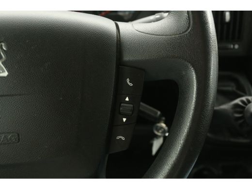 Peugeot Boxer 330 2.0 BlueHDI L2H2 Airco Camera Cruise 3 Persoons Ladder Parkeersensoren Trekhaak ActivLease financial lease